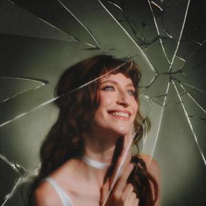 老头猛进少妇嫩缝内
