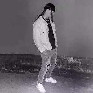 老头猛进少妇嫩缝内
